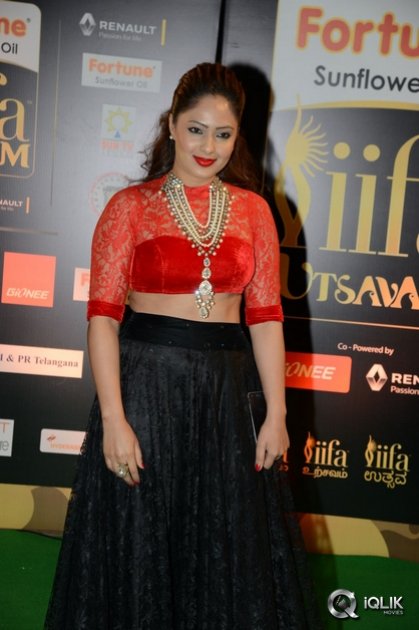 Nikesha-Patel-at-IIFA-Utsavam-2016